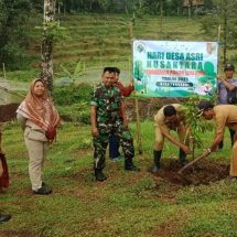 Peringati Hari Desa Asri Nusantara, Pemdes Tugusari Bersama Muspika Tanam 100 Pohon Durian