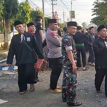 FKPJ Bersama Muspika Balung Bagikan 3.500 Takjil Pada Pengguna Jalan Nasional