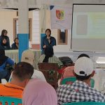 Kembangkan Produk Desa Mahasiswa Unair Sosialisasikan Digital Marketing