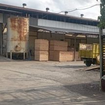 Tangan Karyawan Nyaris Putus, Orang Kantor Pabrik Plywood Sumberbaru Tidak Temui Wartawan