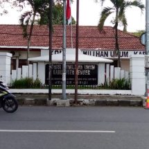 Ketua KPU Jember Bungkam Terkait Tertukarnya Surat Suara & Kurangnya C plano