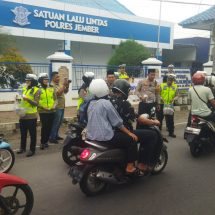 Ngabuburit Di Jalan Nasional 7 Bocil Ditilang Satlantas Polres Jember