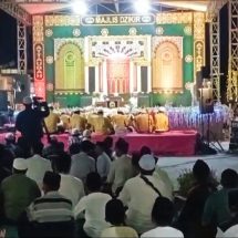 Glundengan Bershalawat, PJ. Kades Himbau Warga Dewasa Hadapi Pilkada